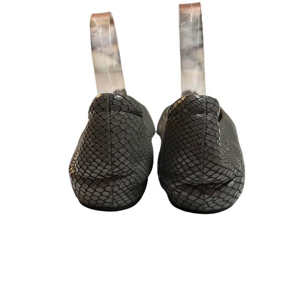 Donald Pliner Pippa Snake Print Flats w/ Tassels Size 9.5M Office Preppy - Picture 5 of 11